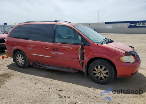 2005 Chrysler Town & Country Touring from USA, damaged, VIN 2C4GP54L75R145464